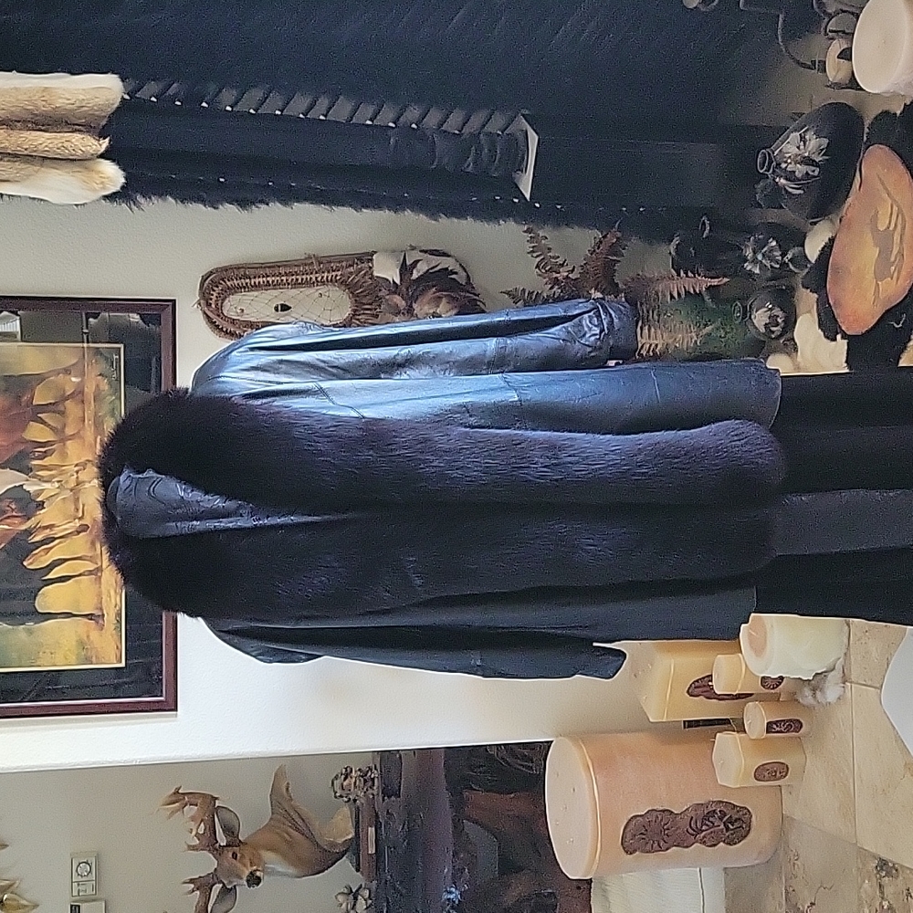 GORGEOUS BLACK LEATHER & FOX FUR COAT NWOT